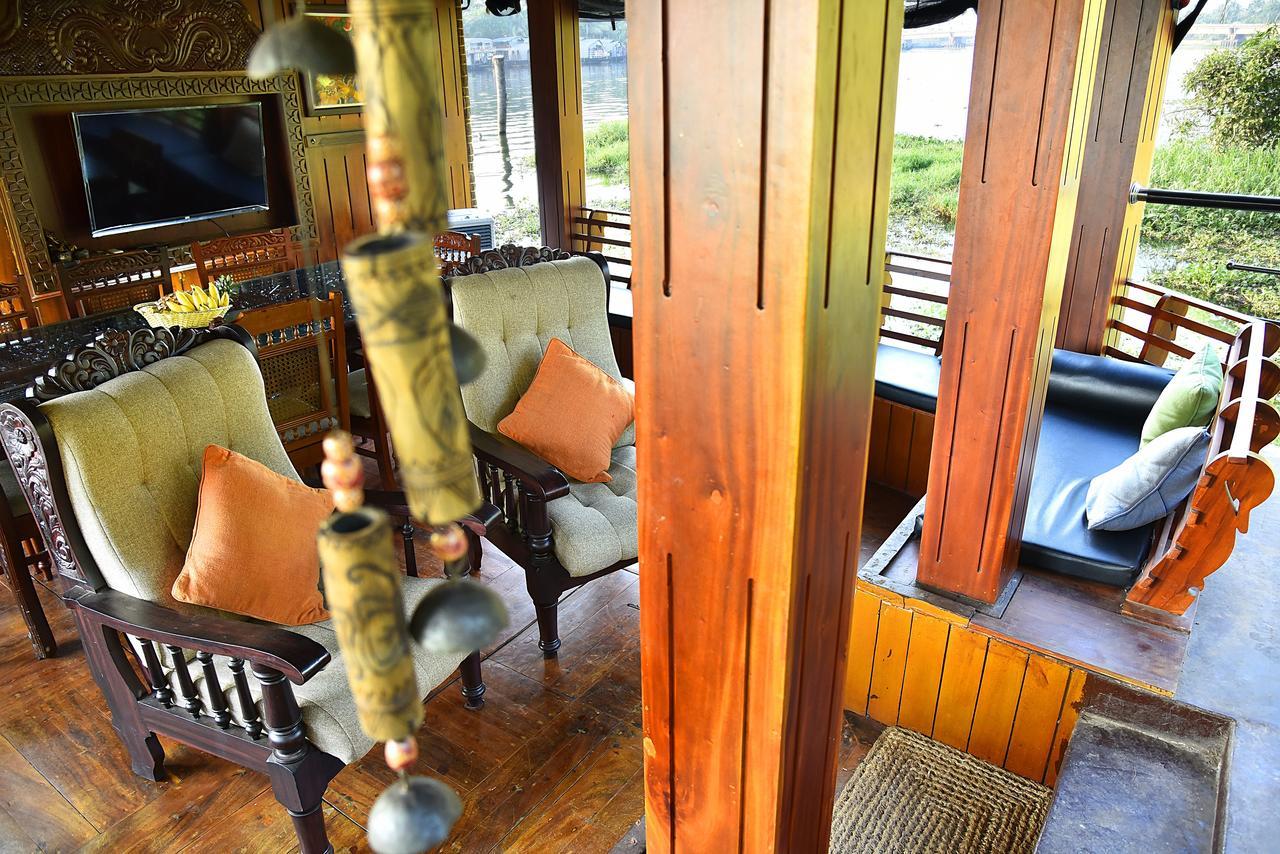 Indiavacationz Houseboats Hotel Alappuzha Exterior foto