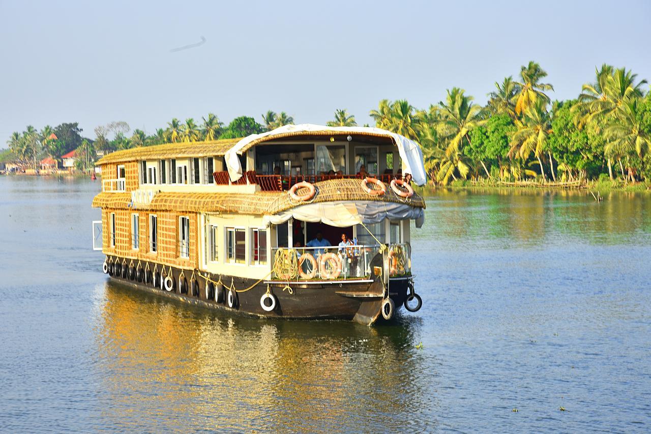 Indiavacationz Houseboats Hotel Alappuzha Exterior foto