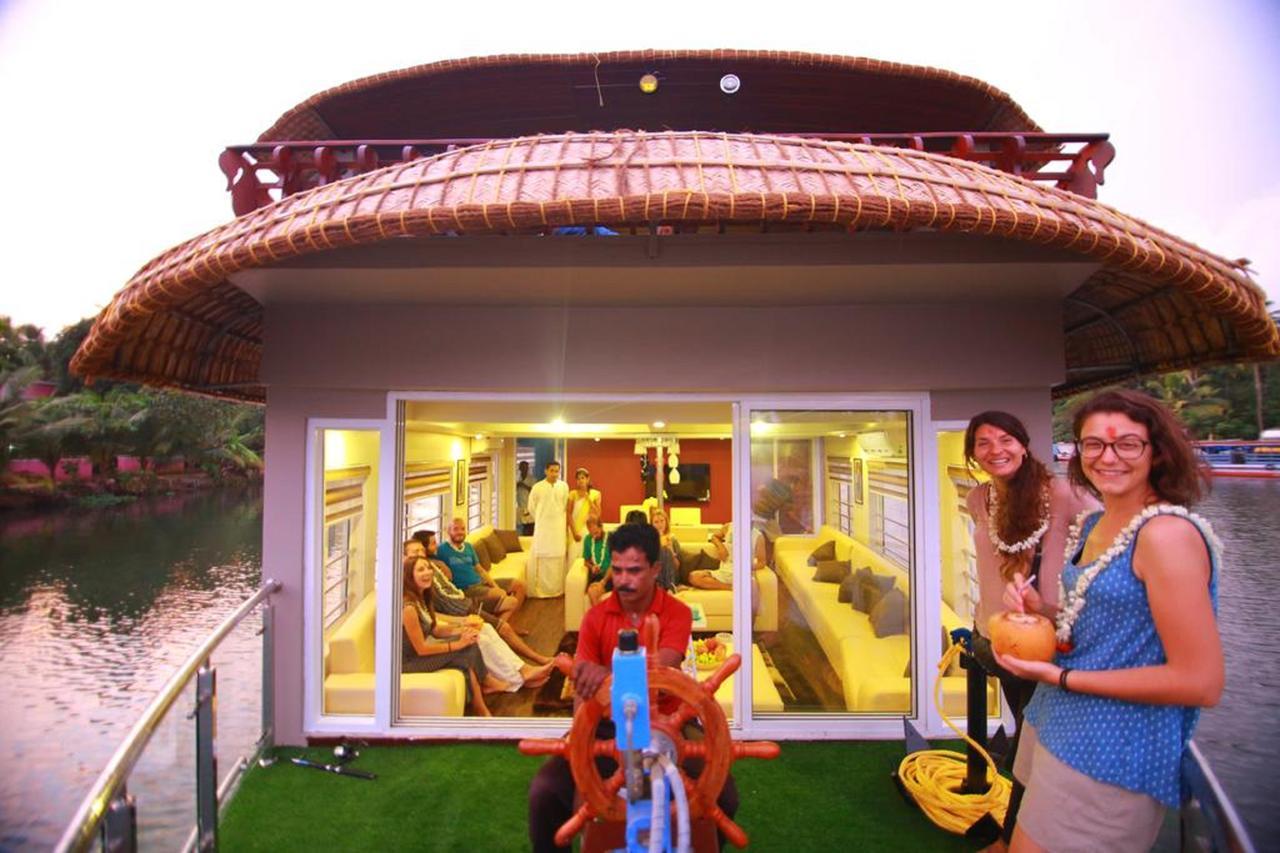 Indiavacationz Houseboats Hotel Alappuzha Exterior foto