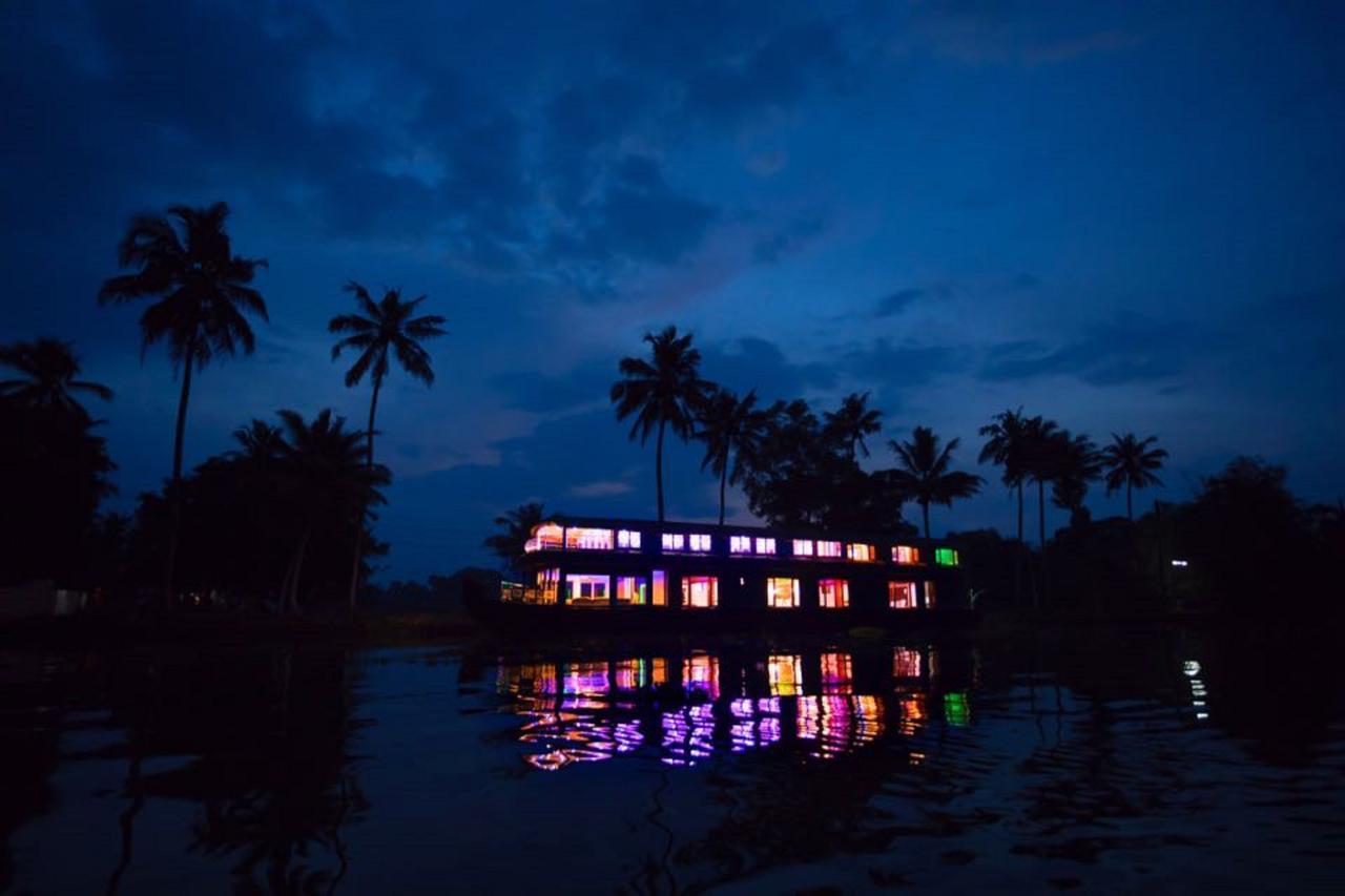 Indiavacationz Houseboats Hotel Alappuzha Exterior foto