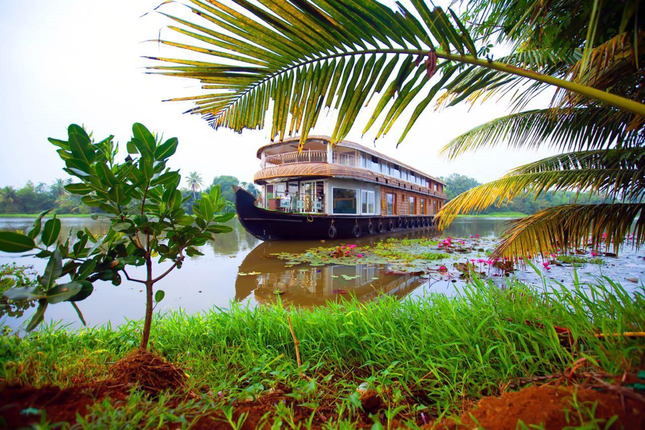 Indiavacationz Houseboats Hotel Alappuzha Exterior foto