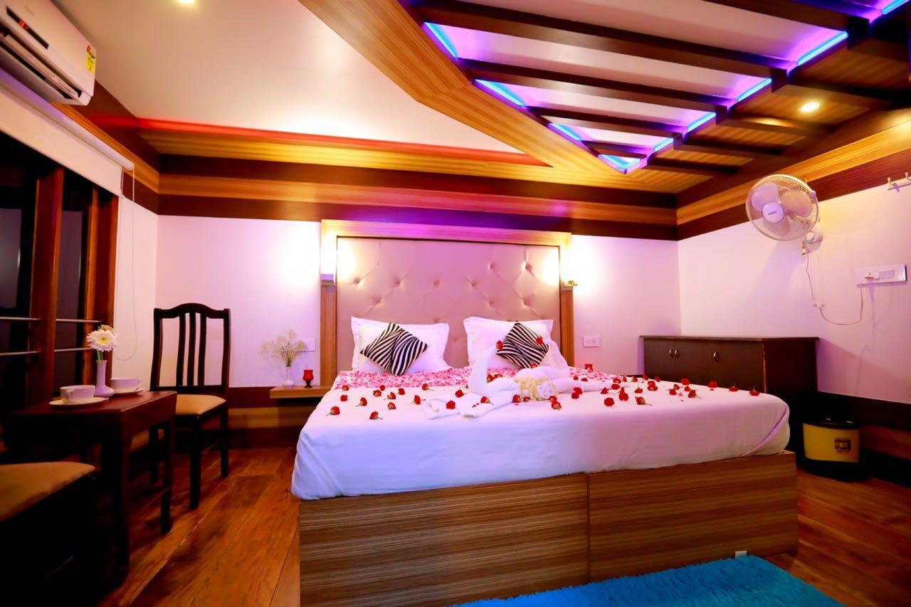 Indiavacationz Houseboats Hotel Alappuzha Exterior foto